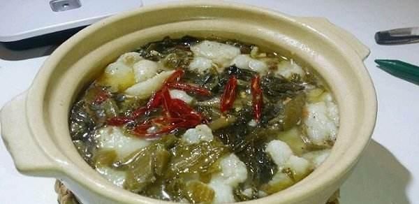 大厨做酸菜鱼的秘诀,只因多加了一点“它”,鱼片鲜香又入味
