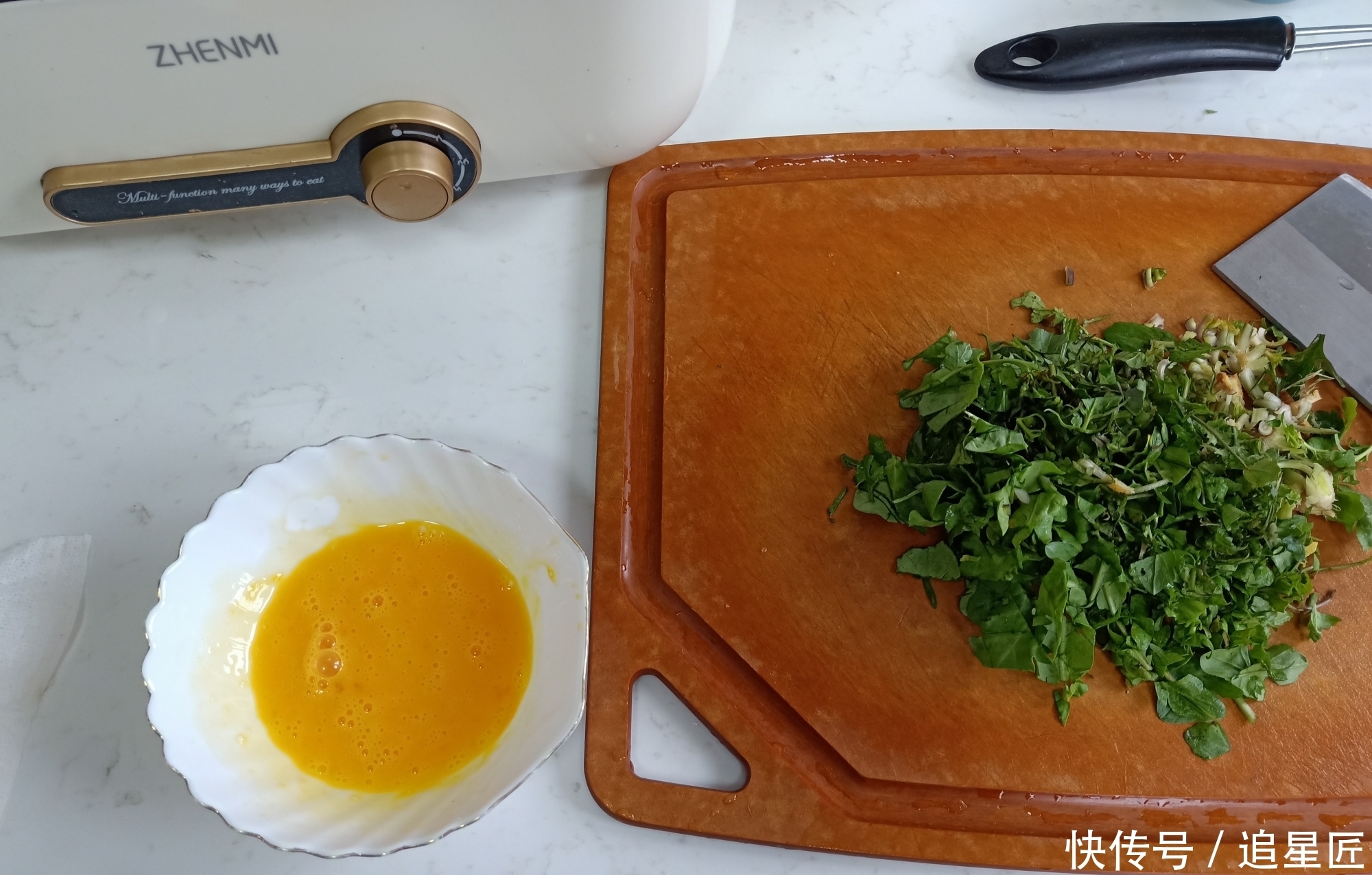 老两口的浪漫早餐,吃得舒服又省事儿,网友:有仪式感的生活