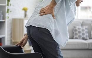 骨骼|骨疏松的“加速器”找到,并非小米,医生提示:“2黑”尽量少吃