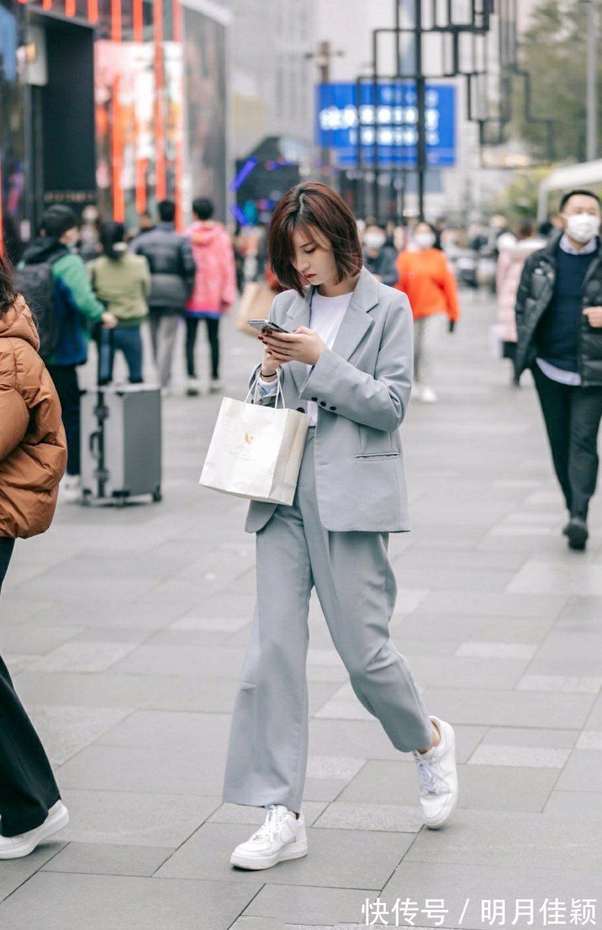 春装|趁着春光无限好,穿上最时髦的春装出去浪,由内而外散发女性魅力