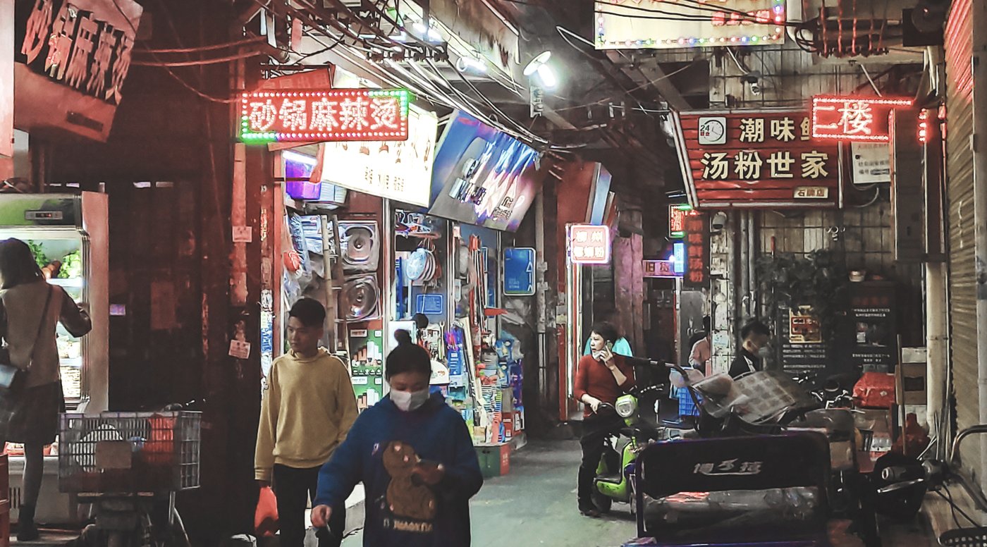 鞭炮|睡好觉、怕隔离、想赚钱、放鞭炮……广州城中村里的新年