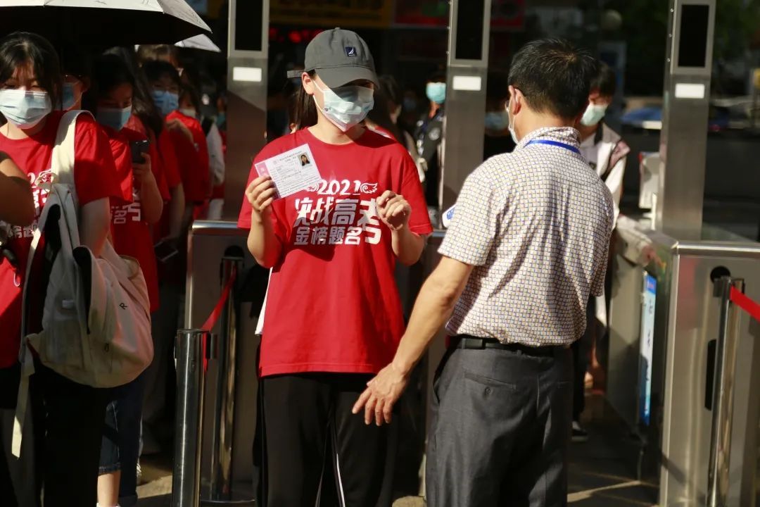 考生|今天下午，南宁市各高考考点向考生开放，现场情况看这里！