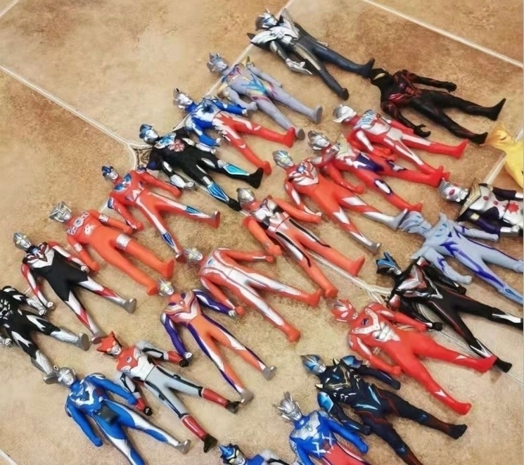 shf|网友调侃养儿子像养奥特曼,家里奥特曼玩具堆成山,一口气认不完