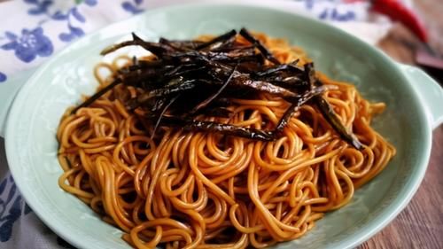 面条这样做太好吃了，一周吃8次不嫌多，家里的大人和小孩都爱吃