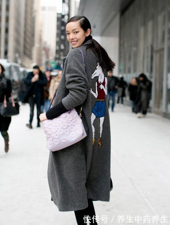 时尚达人 大衣不露脚踝,一样穿出高级感!时尚达人亲自示范,时髦又保暖!