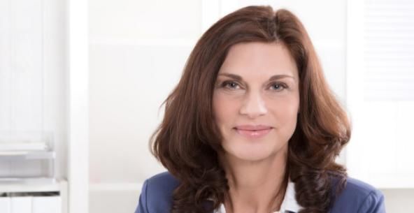 月经周期|更年期的女性,月经常常会发出3个暗示,做好3件事可平稳度过!