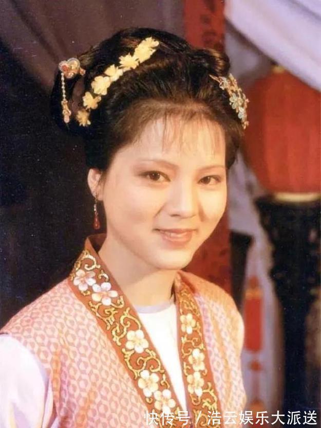 花袭人#花袭人嫁给蒋玉菡后,对贾宝玉有多绝情两处细节揭开她的真面目