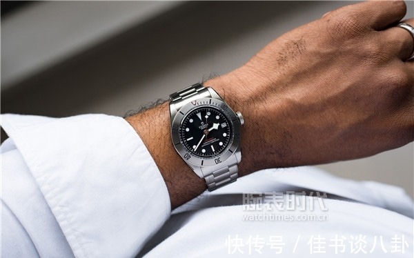 竞潜|男人戴潜水表，就要又黑又钢