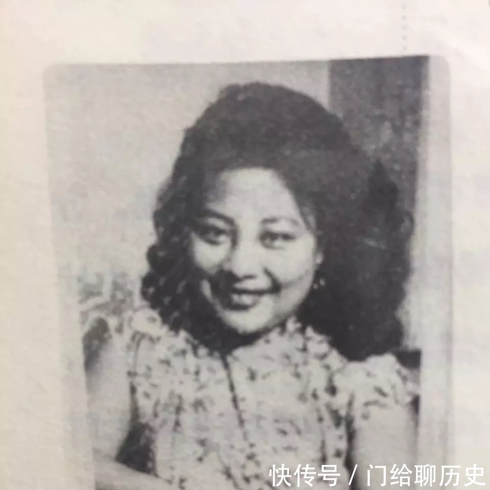 潘柳黛小传：怼得张爱玲体无完肤的民国才女，弄蛇人却遭蛇咬