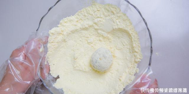 玉米面菜团子,不和面,不揉面,滚一滚就下锅,减肥也能管饱吃