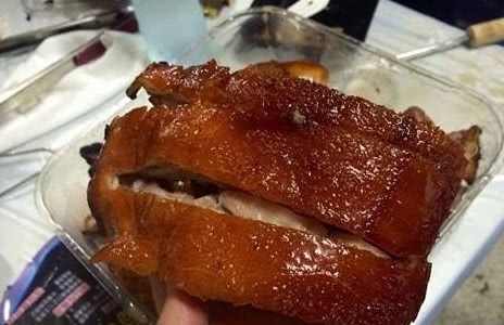 美食|去越南吃500元烤乳猪,切开才知有“猫腻”,网友:专坑外地人