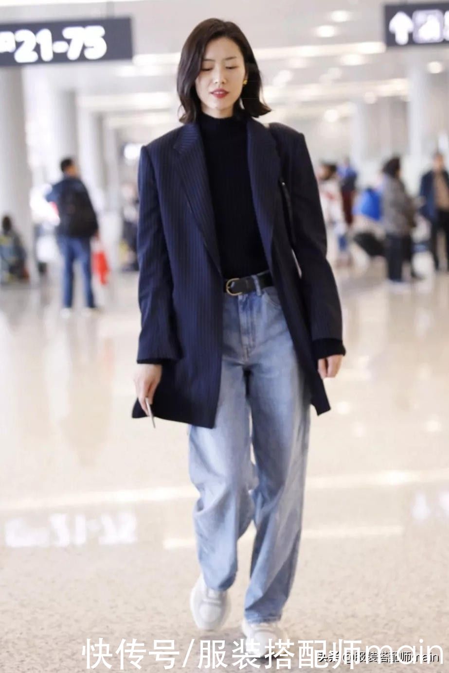 为什么说初春不能没有直筒牛仔裤？原来选对了，真的显高显瘦