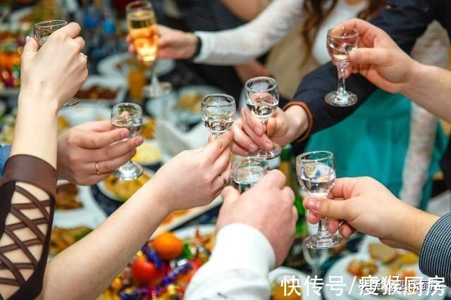 美酒|甘肃又一名酒“陨落”，曾多次登央视宣传，今却摆在货架上积灰