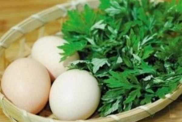 艾叶|女人每天一个艾叶煮鸡蛋,给你带来4个好处,很多人都不会用