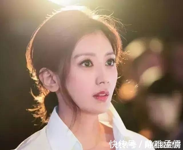 洋气|我滴天呀,“低马尾”比“丸子头”洋气多了!开春这样扎太美了