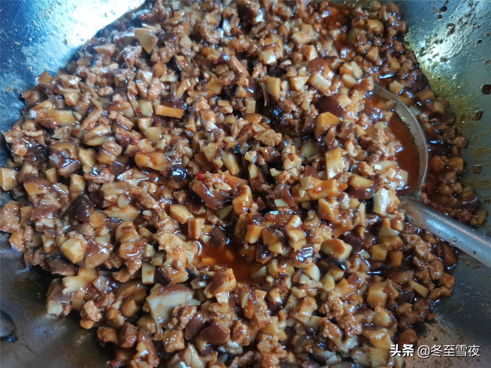 翻炒均匀|想吃下饭酱，不用超市买，教你在家做，比老干妈还好吃，太下饭了