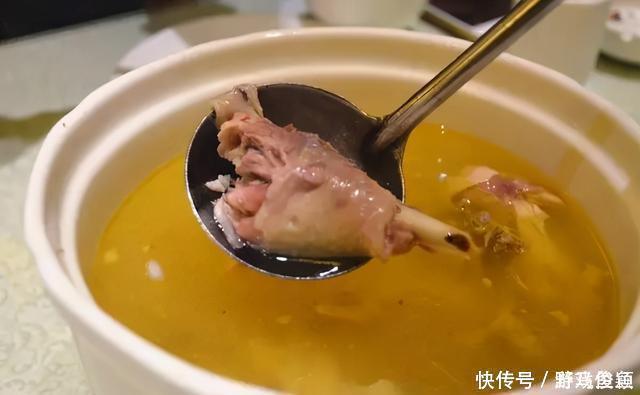 倩倩|医生劝告:宝宝没到2岁前,3种辅食最好少吃,容易拖垮脾胃