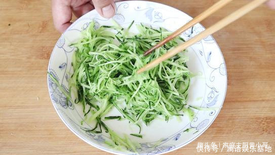 白萝卜|做萝卜丸子时,加淀粉就错大了,大厨教你正确做法,味道格外香