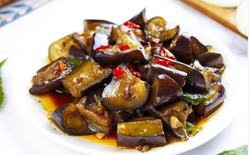 运动锻炼|茄子是糖尿病的“发物”?建议:若想血糖平稳,3种素食或应少碰