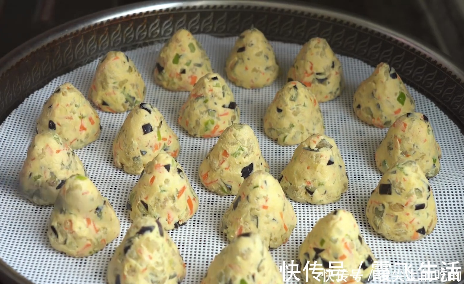 茄子学会这样做，好吃到你不想放筷子，无水无油，越吃越想吃