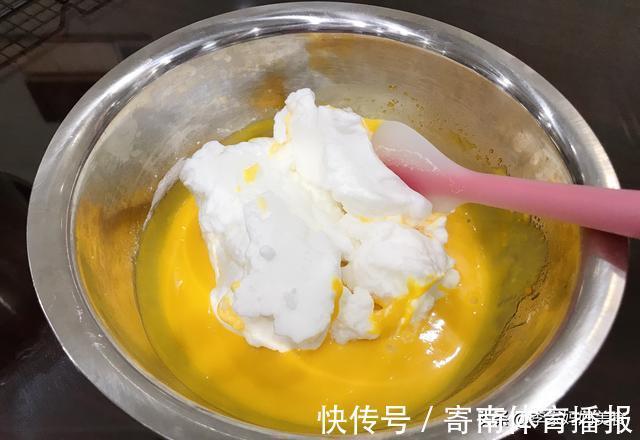 电饭煲|电饭煲蛋糕怎么做松软蓬松?牢记3个小技巧,蛋糕松软不回缩
