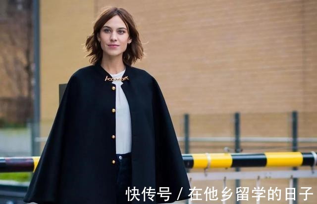 单品 比大衣更时髦的“斗篷”来了!5条选款穿搭思路,教你如何穿好它!