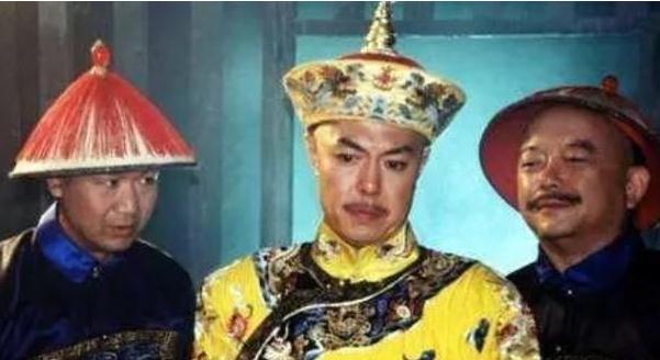 对联&乾隆出上联：洞中泉水流不尽，纪晓岚百思不得解，一女子轻松对出