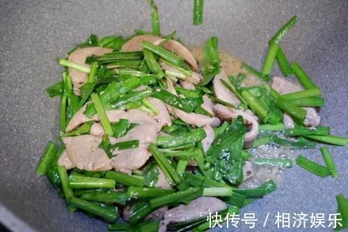 家常菜|明目补血的菜品,好吃又不贵,不要错过的一道家常菜