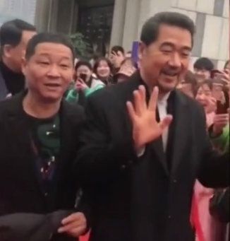 赵亮|张国立赵亮久违同框,回忆杀来袭,网友岁月不饶人