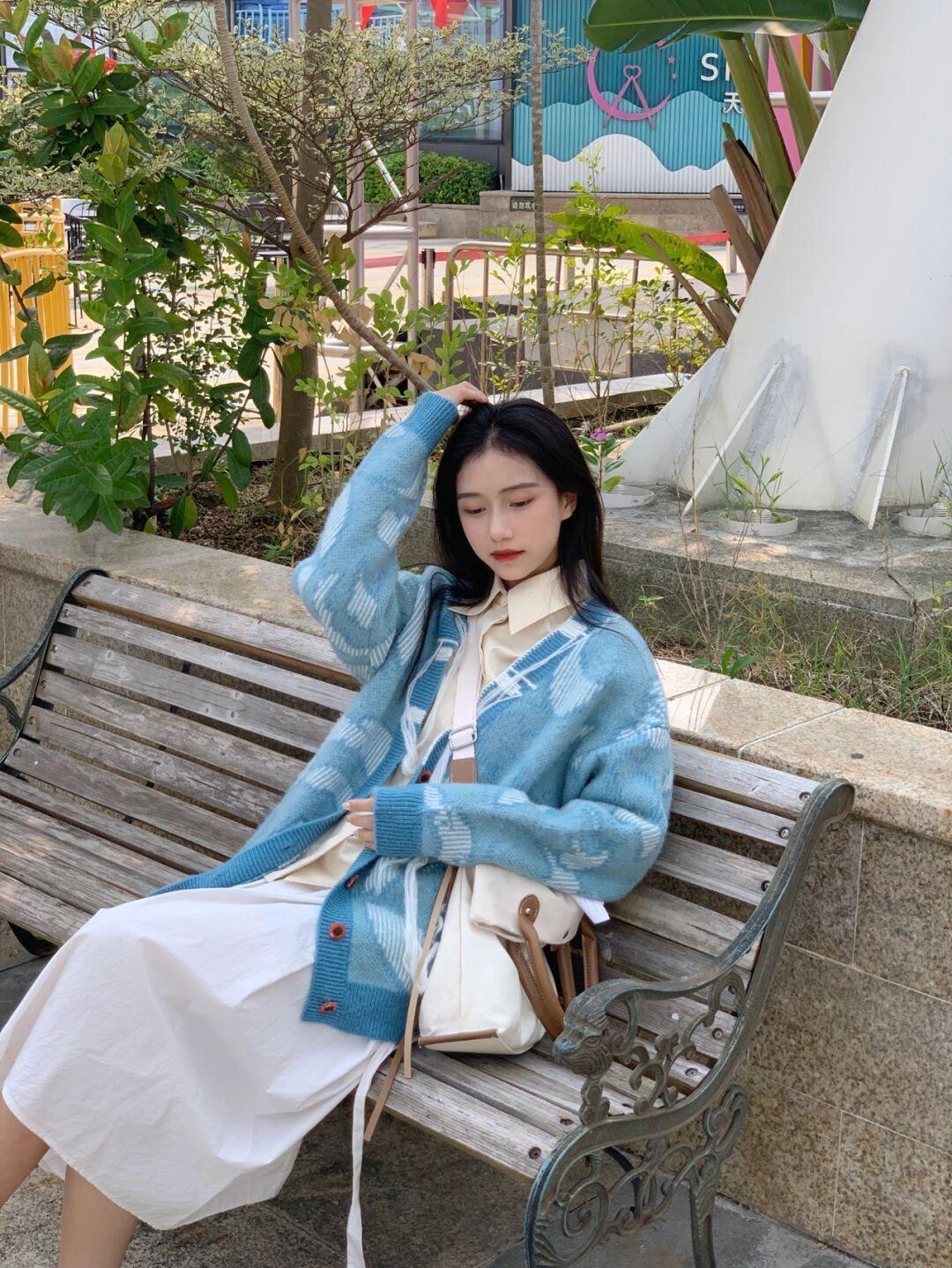 搭配|秋冬毛衣别乱选!穿这两件就够了,可盐可甜!