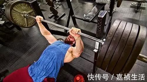 动作|胸肌训练效果不显著?掌握这些小技巧,你就发现练胸其实很简单