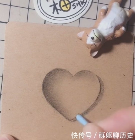 3d@美术生手绘3D水滴爱心,开始感觉很简单,看到成品给跪了