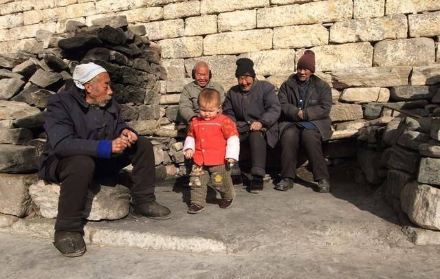 俗语|农村俗语:树怕三摇,女怕撩,老祖宗的话,你真的懂吗?