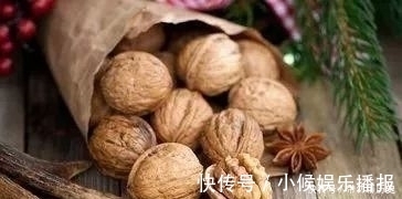 加速器|每吃一口都在催你老?别吃了!这8种食物,是残忍的“衰老加速器”