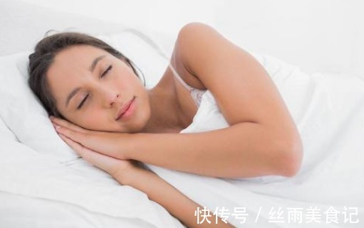 生活习惯|睡前常做3个小动作，远离失眠、多梦，睡的香！试一下吧