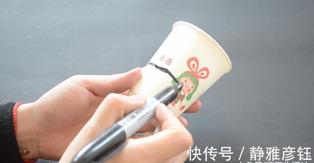 记号|一次性纸杯用完别丢了, 剪几刀, 挂在门把上超实用, 人人见了都夸好