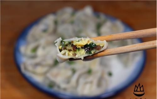 速冻|煮速冻饺子时，冷水和热水下锅都不对！教你正确做法，不破不粘锅