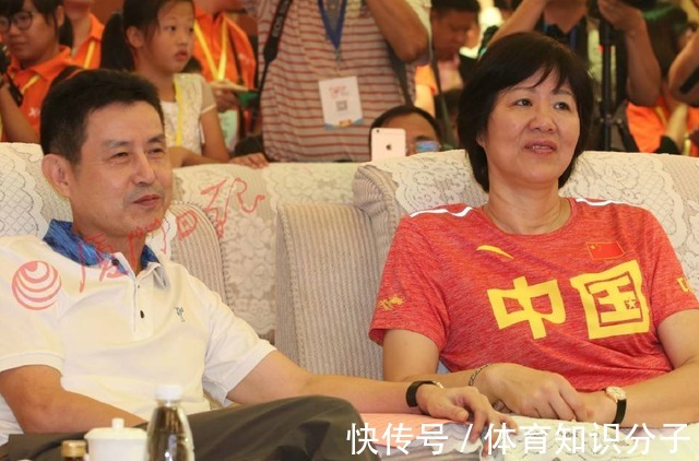 陈忠|正式复出,郎平陈忠和联手上任,中国女排2022年再攀高峰