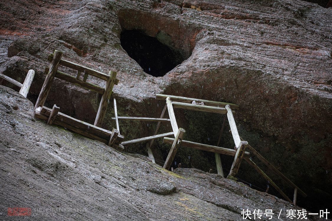 崖洞|武夷山神奇天车架，为躲避战乱，古人在绝壁石洞建起300人的村子