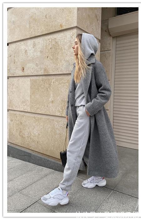 搭配|“连帽卫衣”有了新穿搭思路:以连帽补缺,3个搭配技巧实用易学