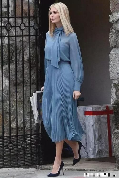 碎花|伊万卡不愧美国“第一千金”,穿碎花裙跟老公游泰姬陵,气质出众