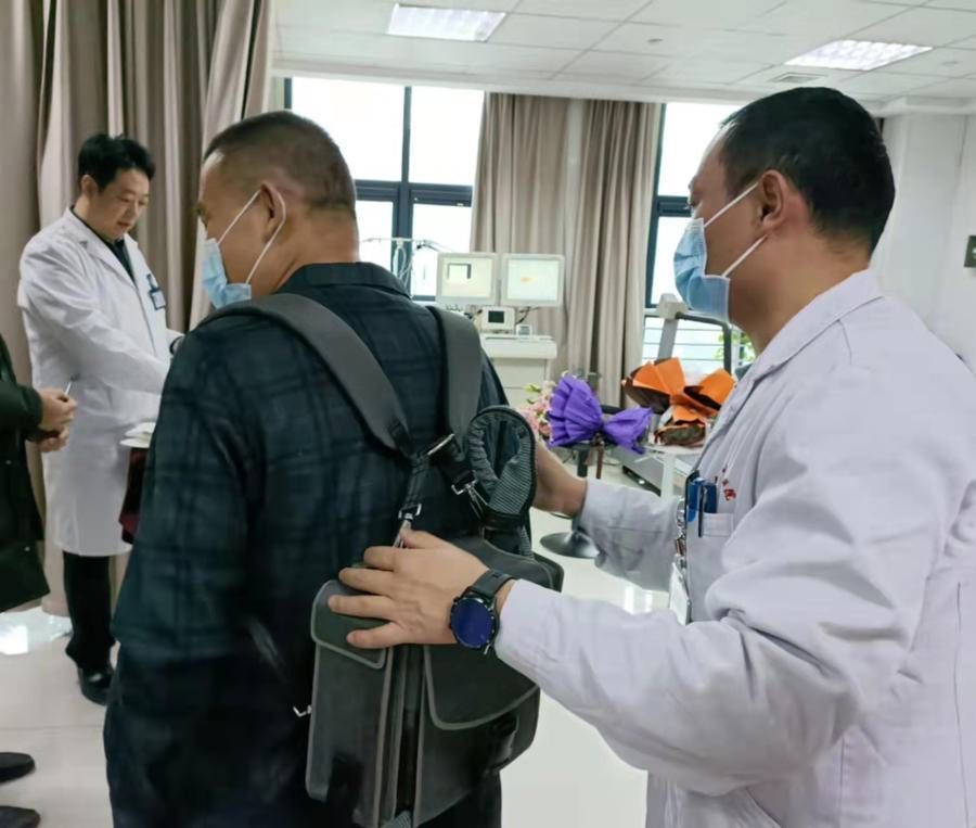 济南市中心医院|每天不忘给心脏充电！46岁男子装上济南首个人工心脏出院