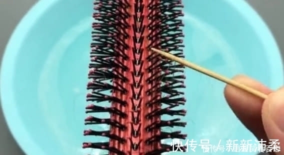油脂|在梳子上涂抹牙膏,用途真厉害,我也是刚知道,解决一烦恼