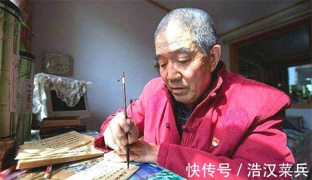 四大名著@一山西老农苦练书法50年，8年抄完四大名著，却被讽刺毫无意义