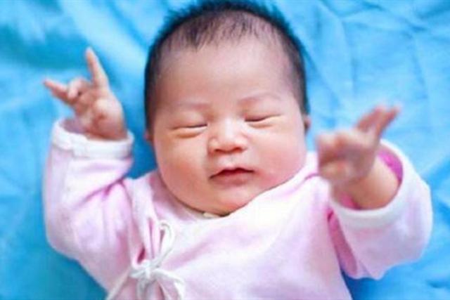 宝妈|爸爸姓“吉”,护士将出生证明打错,宝爸看后不怒反笑:不改了