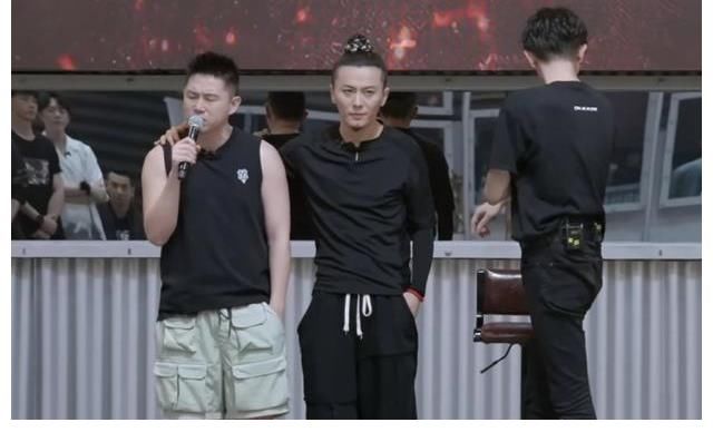 陈辉|《披荆斩棘》3位哥哥被淘汰,两位队长主动离开,实气最低却留下