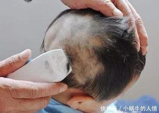 老年人|给孩子剃光满月头,到底是对还是错,儿科医生的一句话怒斥家长