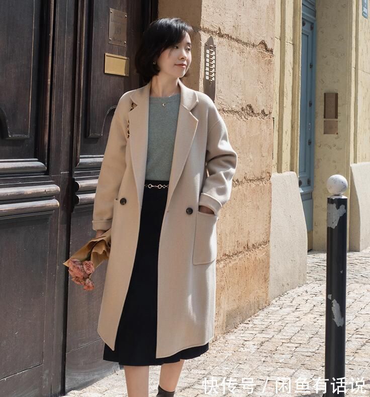 大衣 中年女人穿大衣时,经常会进入这3个“误区”,容易显老还没气质