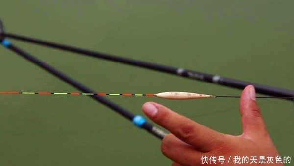 早春钓鲫鱼,别光盯着水底,注意还可以“打浮”,钓大鲫鱼更容易