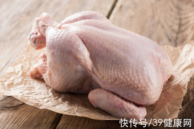女童|中国家庭之殇：9岁女童性早熟，真的是炸鸡、豆浆惹的祸吗？